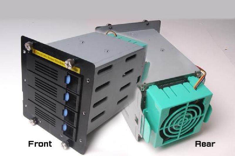 Chenbro Mini SAS Backplane für 4x 8,89cm (3,5 Zoll) Festplatten für Chenbro 105 209 SR84H220910-078